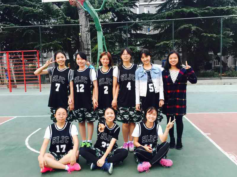 国新女篮队员合影 国新女篮队员合影